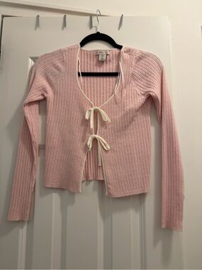Sincerely Jules Pale Pink Ribbed Knit Top with Cream Trim